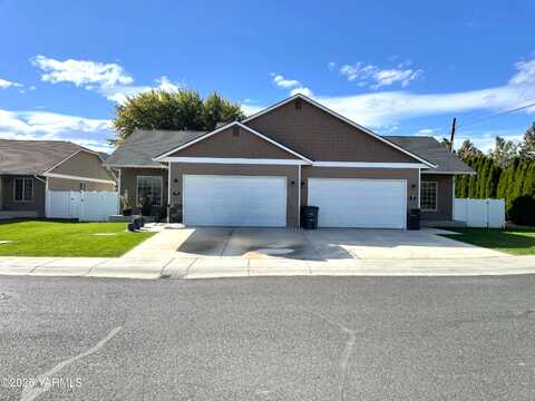 141 Apple Lp, Naches, WA 98937