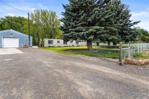 3050 Rosenkranz Rd, Tieton, WA 98947