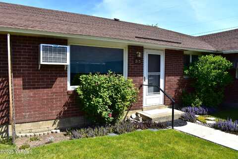 215 N 42nd Ave, Yakima, WA 98908