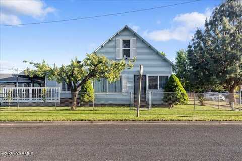902 E Adams St, Yakima, WA 98901
