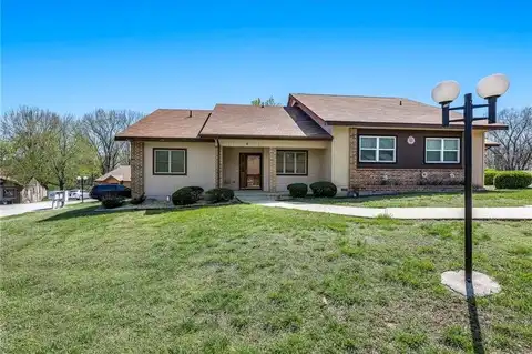 4 Walter DR, Bella Vista, AR 72714