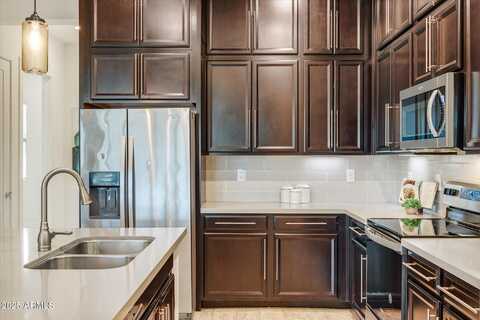 6565 E THOMAS Road, Scottsdale, AZ 85251