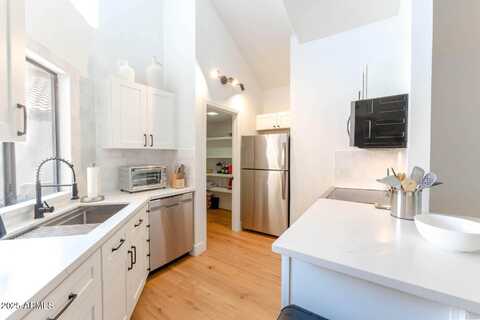 10301 N 70TH Street, Paradise Valley, AZ 85253