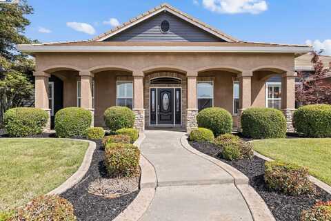 257 E Milgeo Ave, Ripon, CA 95366