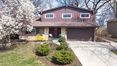 207 S. Cedarcrest Drive, Schaumburg, IL 60193
