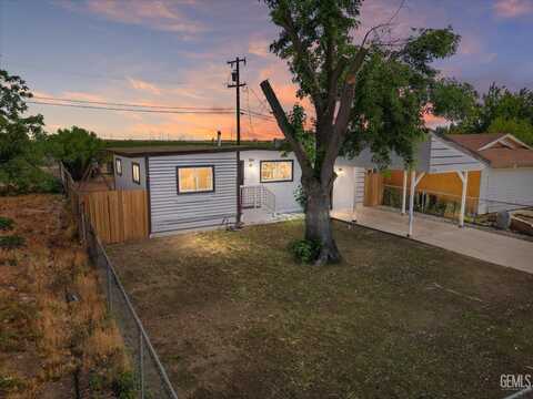 208 2nd Street, Buttonwillow, CA 93206