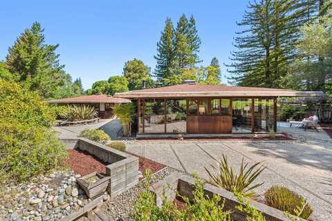 6685 Norcliff Drive, Sebastopol, CA 95472