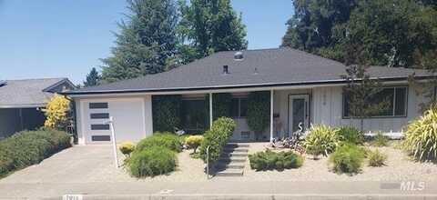 7019 Fairfield Drive, Santa Rosa, CA 95409