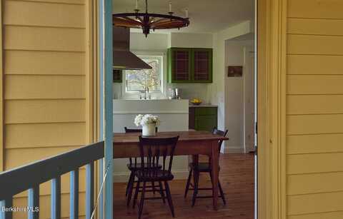 36 Castle Ln, Great Barrington, MA 01230