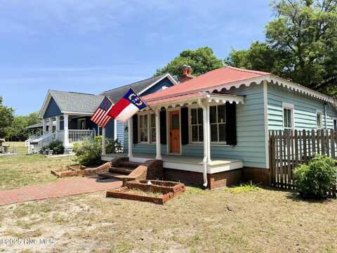 312 E West Street, Southport, NC 28461