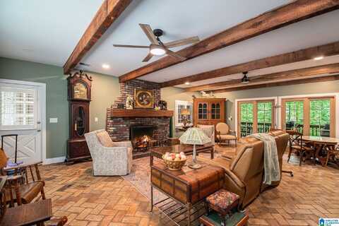 320 SOUTH PARKWAY, HUEYTOWN, AL 35023