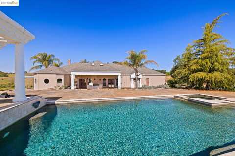 9929 Banderilla Drive, La Grange, CA 95329