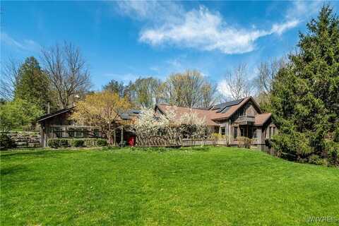 7458 Lower East Hill Road, Boston, NY 14033