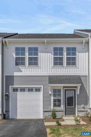213 SUNBIRD LN, WAYNESBORO, VA 22980