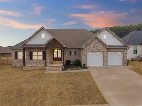 1910 Pecan Creek, Conway, AR 72034