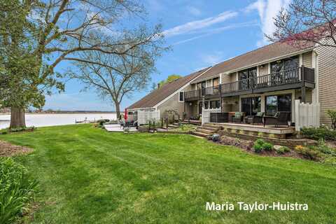 584 WIND DRIFT LANE, SPRING LAKE, MI 49456