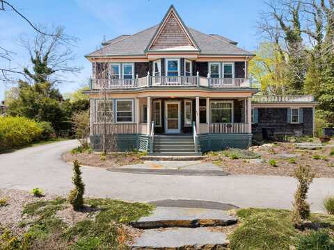 628 W Falmouth Highway, Falmouth, MA 02540