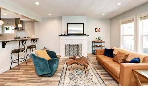 909 Oakwood Avenue, Columbus, OH 43206