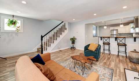909 Oakwood Avenue, Columbus, OH 43206