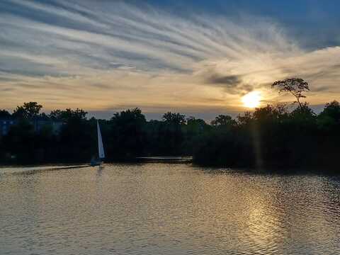 1293 Lake Shore Drive, Columbus, OH 43204