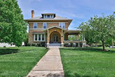 210 Springfield Pike, Wyoming, OH 45215