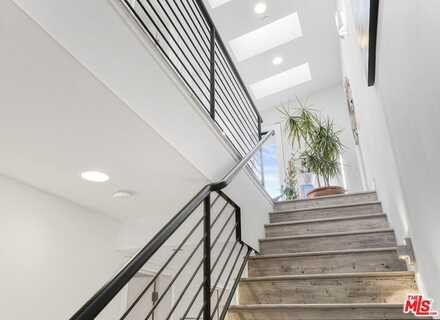 1878 Lucretia Ave, Los Angeles, CA 90026