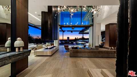 1313 Collingwood Pl, Los Angeles, CA 90069