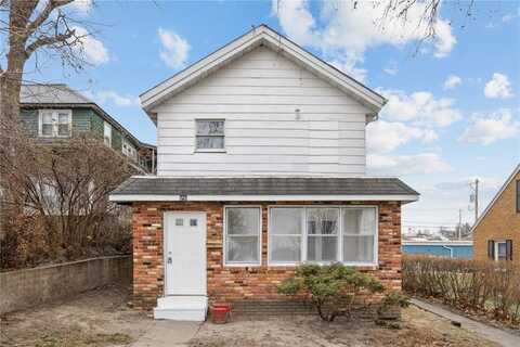 105 N High St, Anamosa, IA 52205