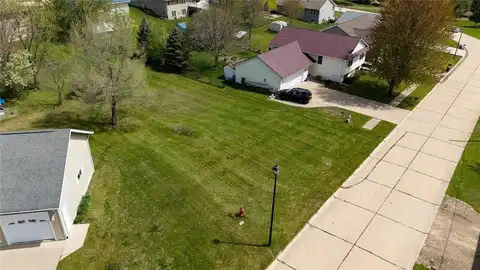 18 Red Maple Court, Central City, IA 52214