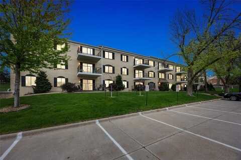 2135 1st Avenue SE, Cedar Rapids, IA 52402