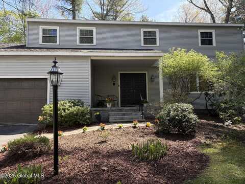 15 Ashford Lane, Colonie, NY 12309