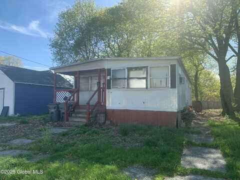30 3rd Street, Hoosick Falls, NY 12090
