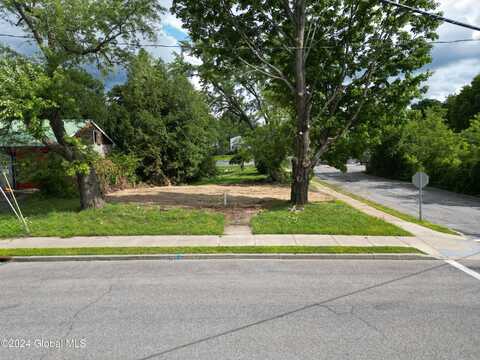 16 Pine Street, Corinth, NY 12822