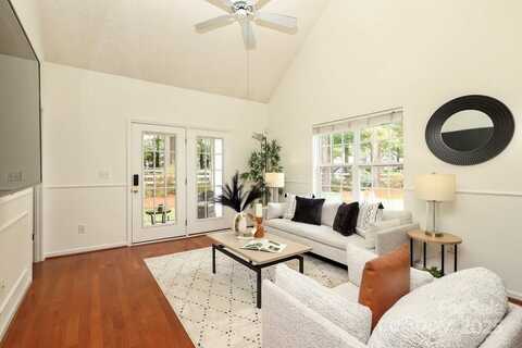 8233 Christmas Court, Charlotte, NC 28216