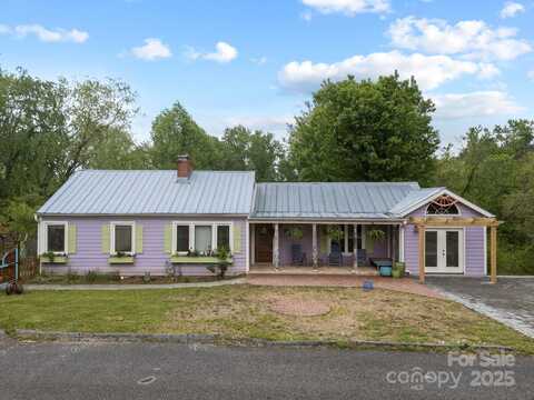 924 Judsen Lane, Hendersonville, NC 28739