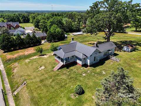 213 S Main Street, Jefferson, SC 29718