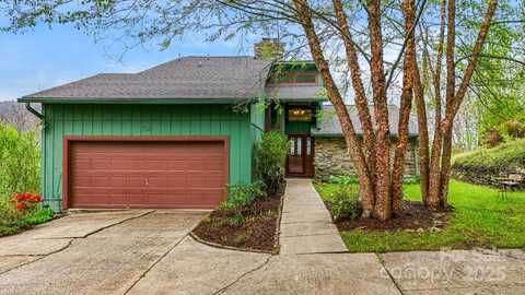 736 Banks Mountain Drive, Hendersonville, NC 28792
