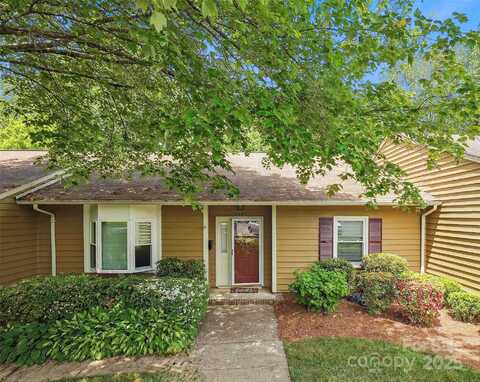 8322 Summerglen Circle, Charlotte, NC 28227