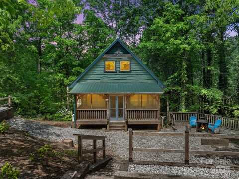 18 Lennox Road, Landrum, SC 29356