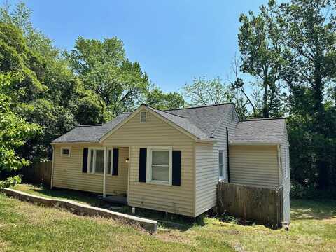 2434 Columbus Circle, Charlotte, NC 28208