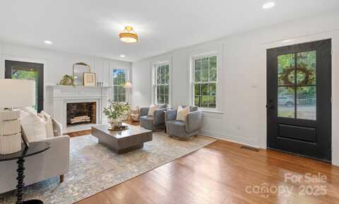 625 4th Street Drive NW, Hickory, NC 28601