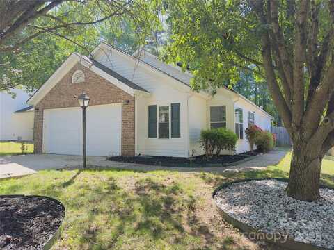 8027 Bristle Lane, Charlotte, NC 28214