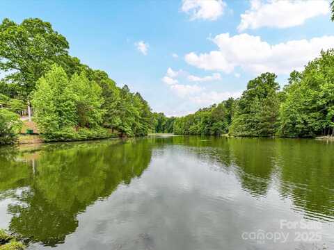 6017 Lake Providence Lane, Charlotte, NC 28277