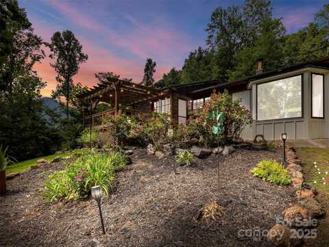 44 Sutton Knob Road, Candler, NC 28715