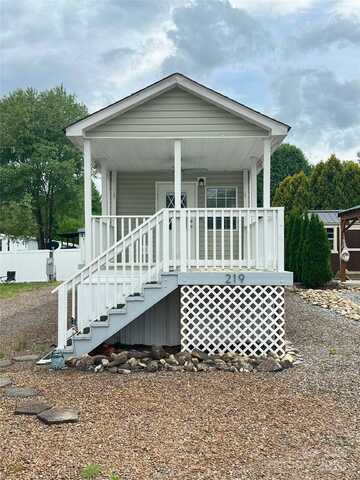 219 Pike Point, Waynesville, NC 28785