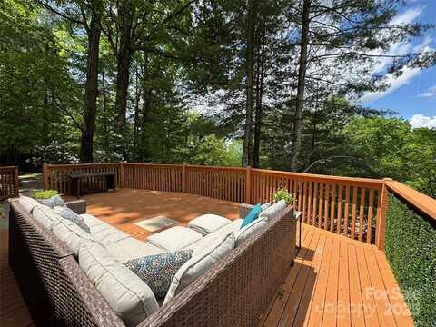 15 Elmwood Lane, Asheville, NC 28803