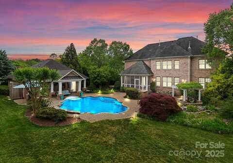 2304 Thunder Gulch Court, Waxhaw, NC 28173