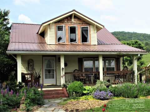 10 Gardening Frog Trail, Waynesville, NC 28785