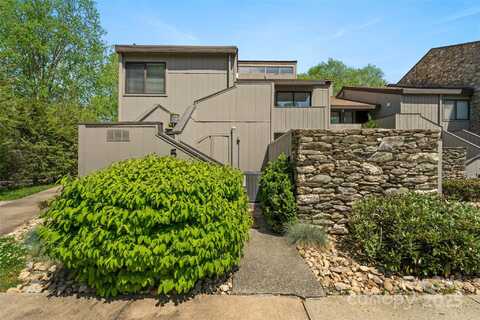 5 Lakemoor Lane, Hendersonville, NC 28739