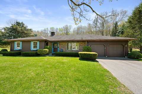 100 Leffingwell Road, Montville, CT 06382